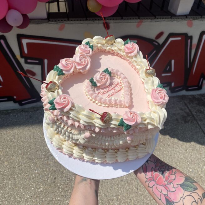 MASTERCLASS - Vintage Heart Shaped Cake Decorating Class