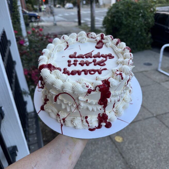 Bloody Vintage Piped Cake Decorating Class