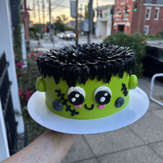 Frankenstein Head Cake Decorating Class